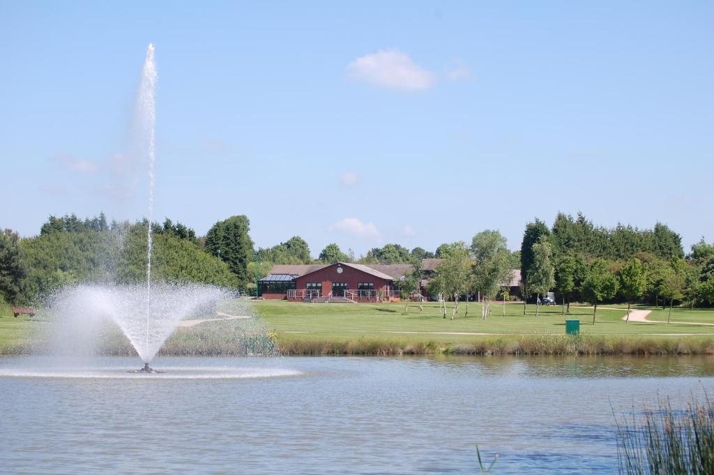Calderfields Golf & Country Club Hotel Walsall Exterior photo