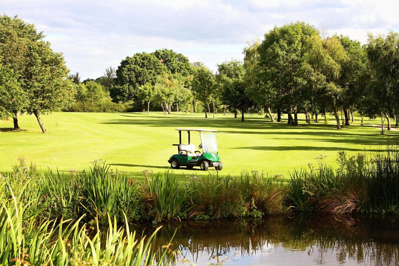 Calderfields Golf & Country Club Hotel Walsall Exterior photo