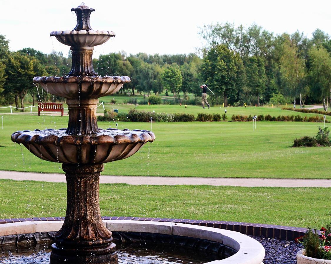 Calderfields Golf & Country Club Hotel Walsall Exterior photo